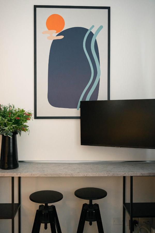 Black Marble - Design Apartment Bari Bagian luar foto