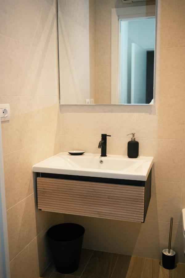 Black Marble - Design Apartment Bari Bagian luar foto